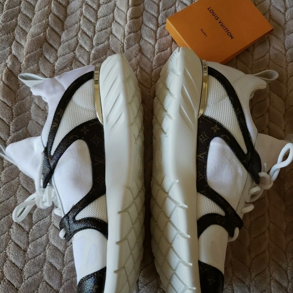 Louis VUITTON SNEAKERS WHITE MONOGRAM TEXTILE & MONOGRAM SIZE 41=11 US - Picture 9 of 17